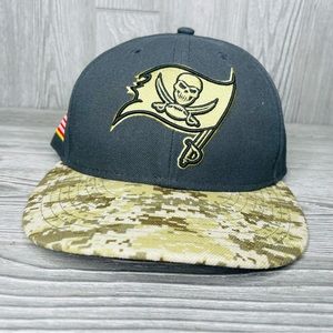 59fifty buccaneers camouflage football hat ball cap tampa bay pirate flag 7 7/8